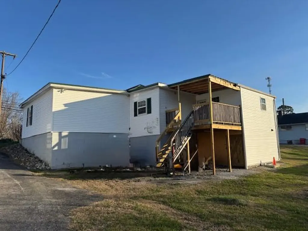 224 Main Whitley City KY 42653