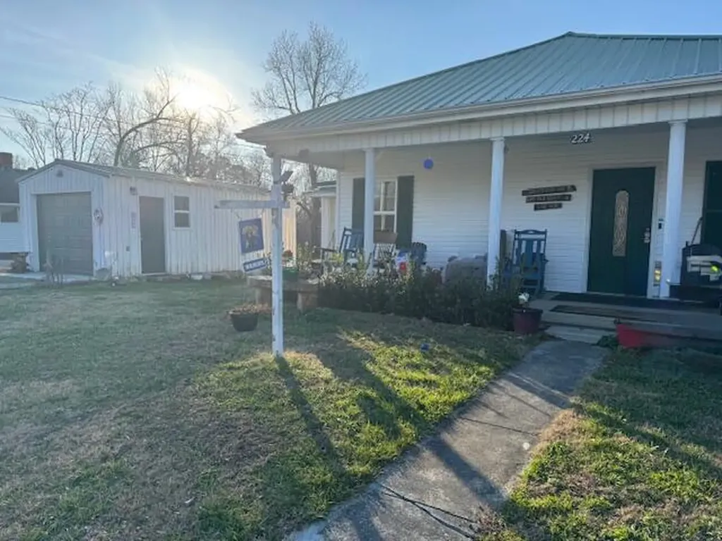 224 Main Whitley City KY 42653