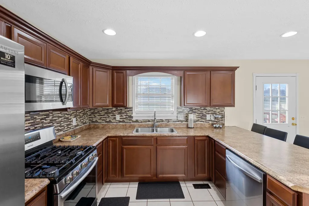 175 General Cleburne Drive Richmond KY 40475
