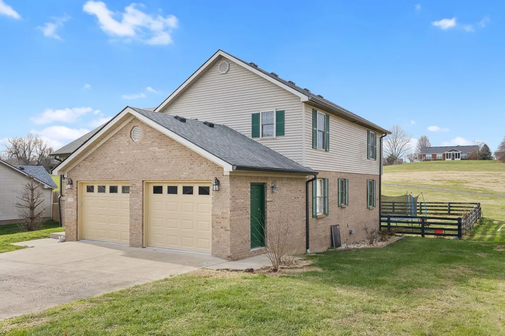 175 General Cleburne Drive Richmond KY 40475