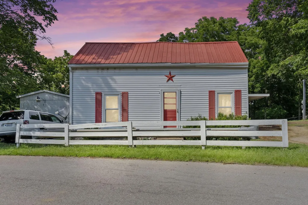 500 Colville Road Paris KY 40361