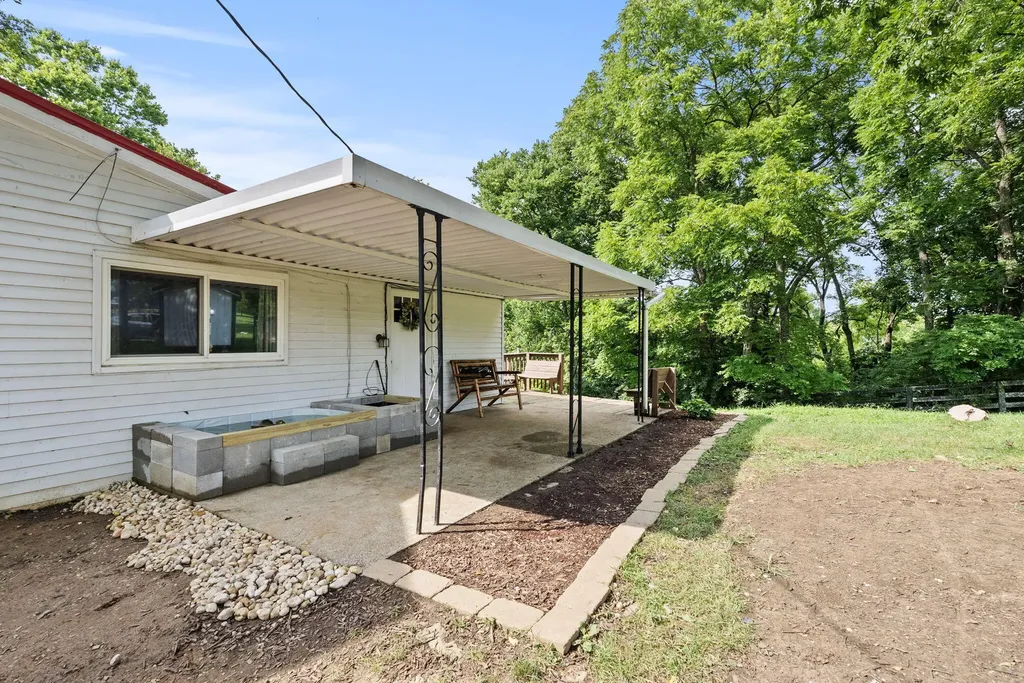 500 Colville Road Paris KY 40361
