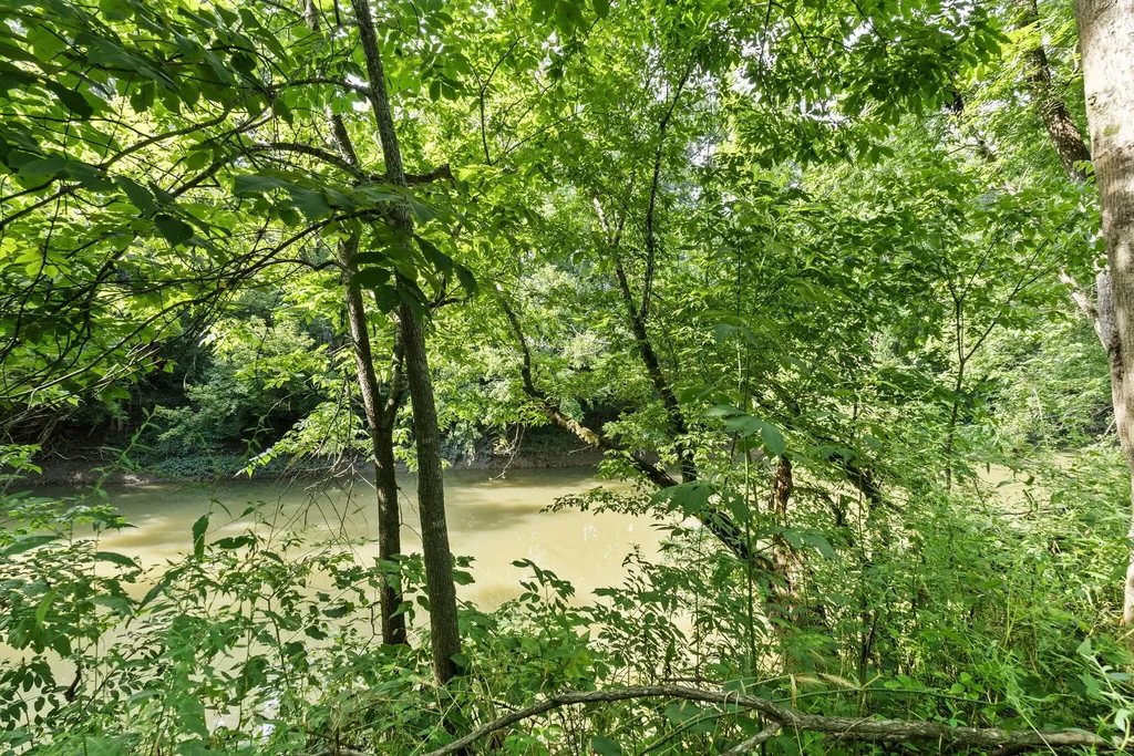 500 Colville Road Paris KY 40361