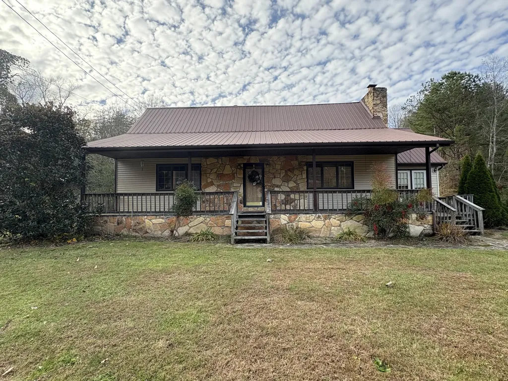 9063 N Us-421 Highway Manchester KY 40962