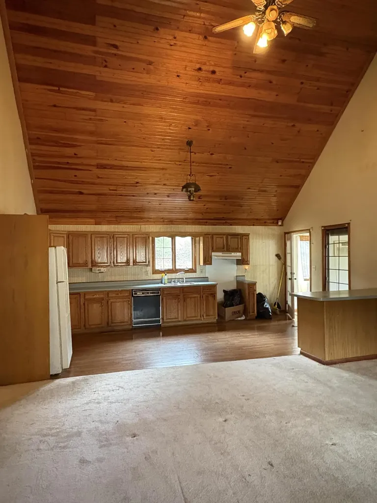 9063 N Us-421 Highway Manchester KY 40962