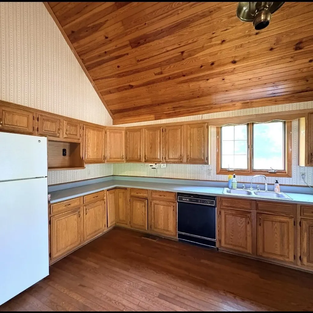 9063 N Us-421 Highway Manchester KY 40962