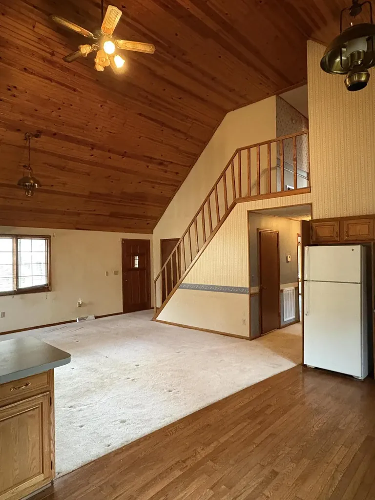 9063 N Us-421 Highway Manchester KY 40962