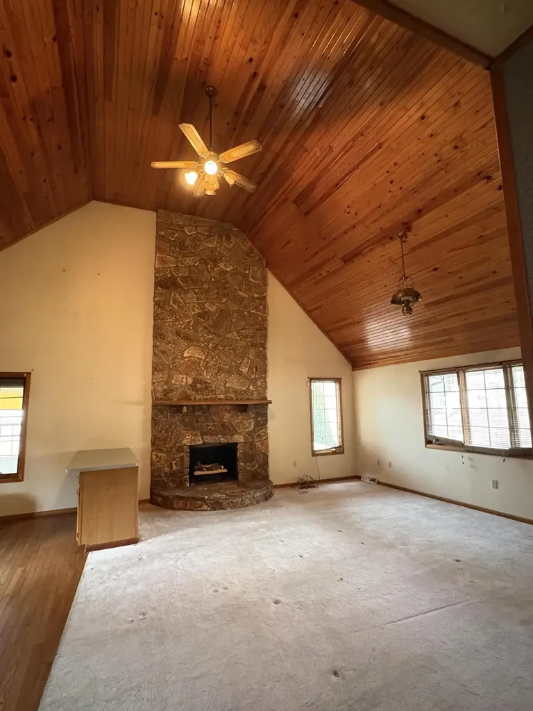 9063 N Us-421 Highway Manchester KY 40962