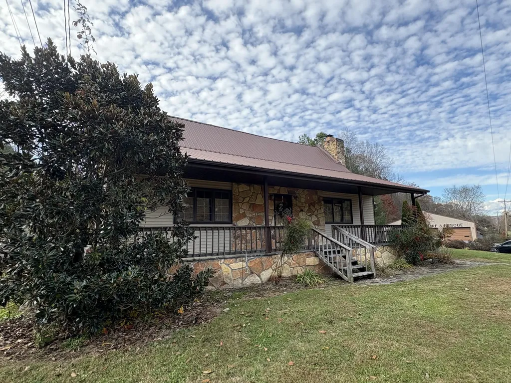 9063 N Us-421 Highway Manchester KY 40962