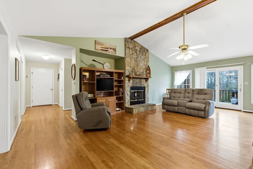 118 Hunter Drive Lancaster KY 40444