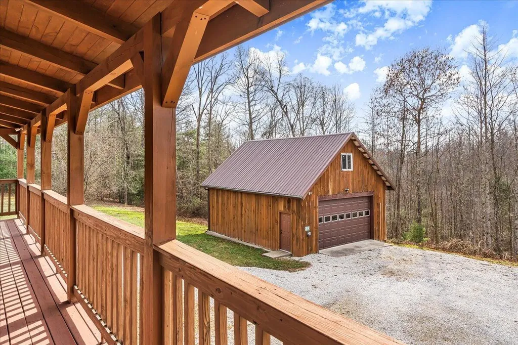 1080 State Highway 715 Rogers KY 41365