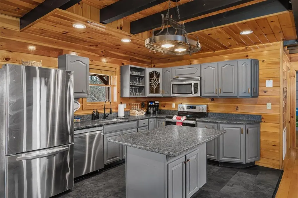 1080 State Highway 715 Rogers KY 41365