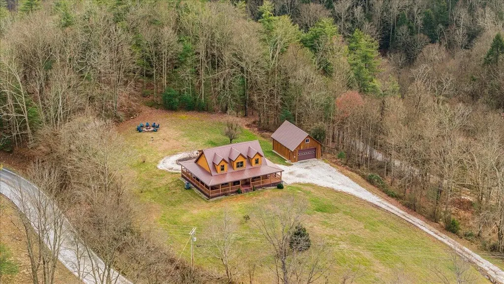 1080 State Highway 715 Rogers KY 41365