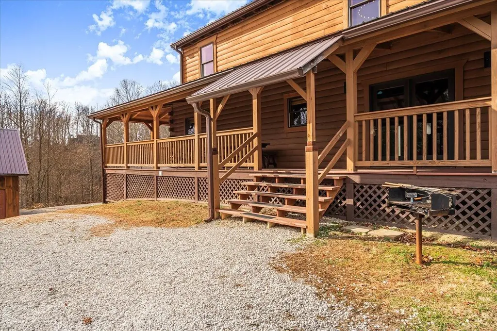 1080 State Highway 715 Rogers KY 41365