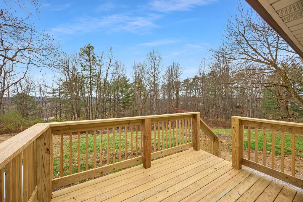 1929 Lower Adkinstown Road Mckee KY 40447