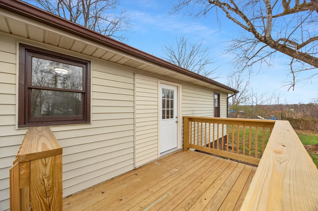 1929 Lower Adkinstown Road Mckee KY 40447