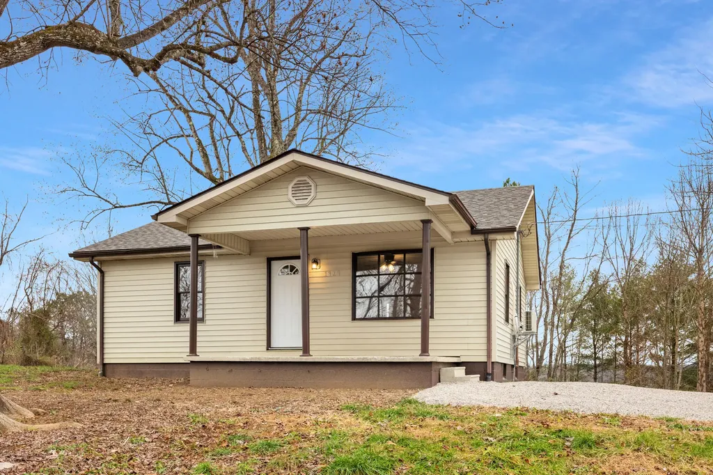 1929 Lower Adkinstown Road Mckee KY 40447