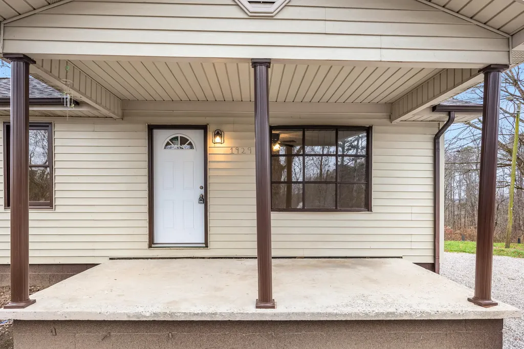 1929 Lower Adkinstown Road Mckee KY 40447