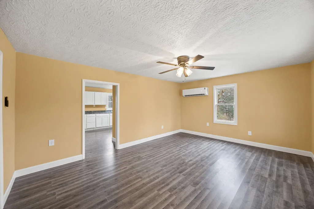 1929 Lower Adkinstown Road Mckee KY 40447