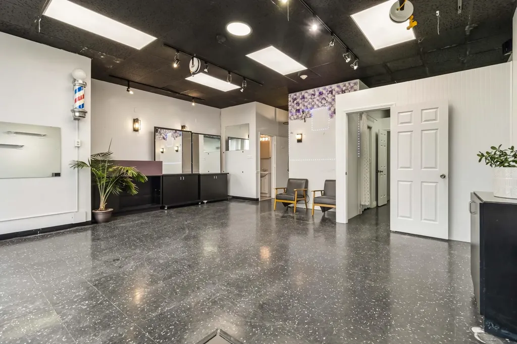 2121 Nicholasville Road Lexington KY 40503