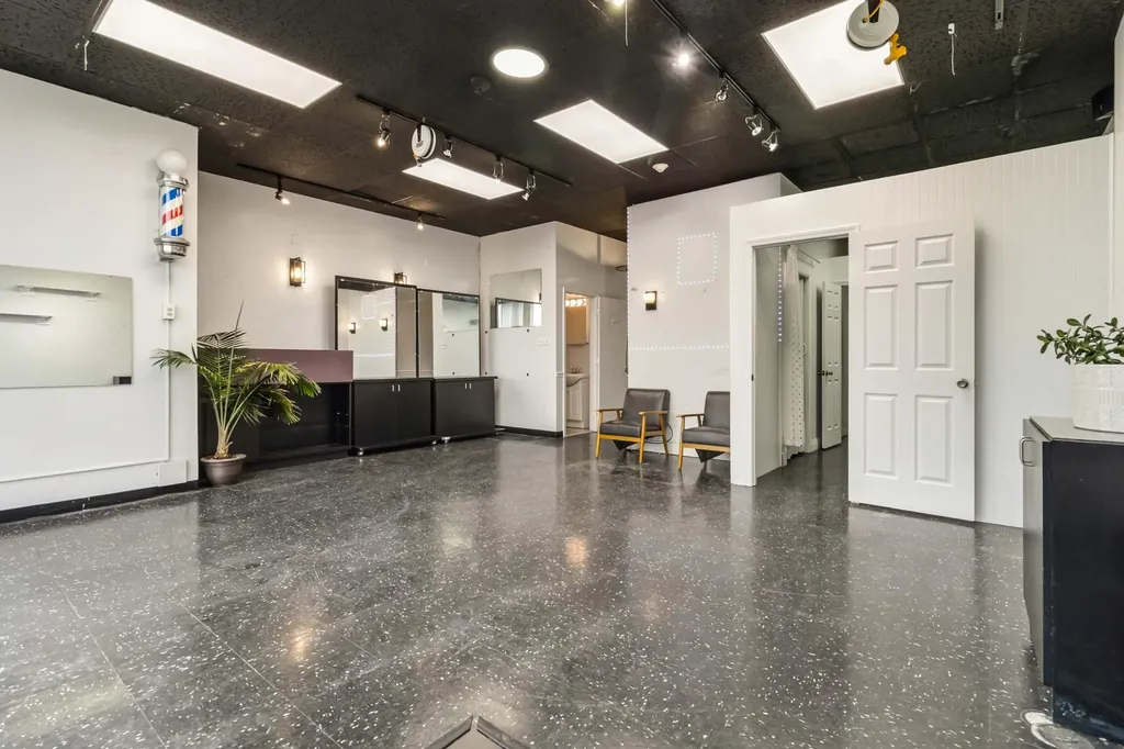2121 Nicholasville Road Lexington KY 40503