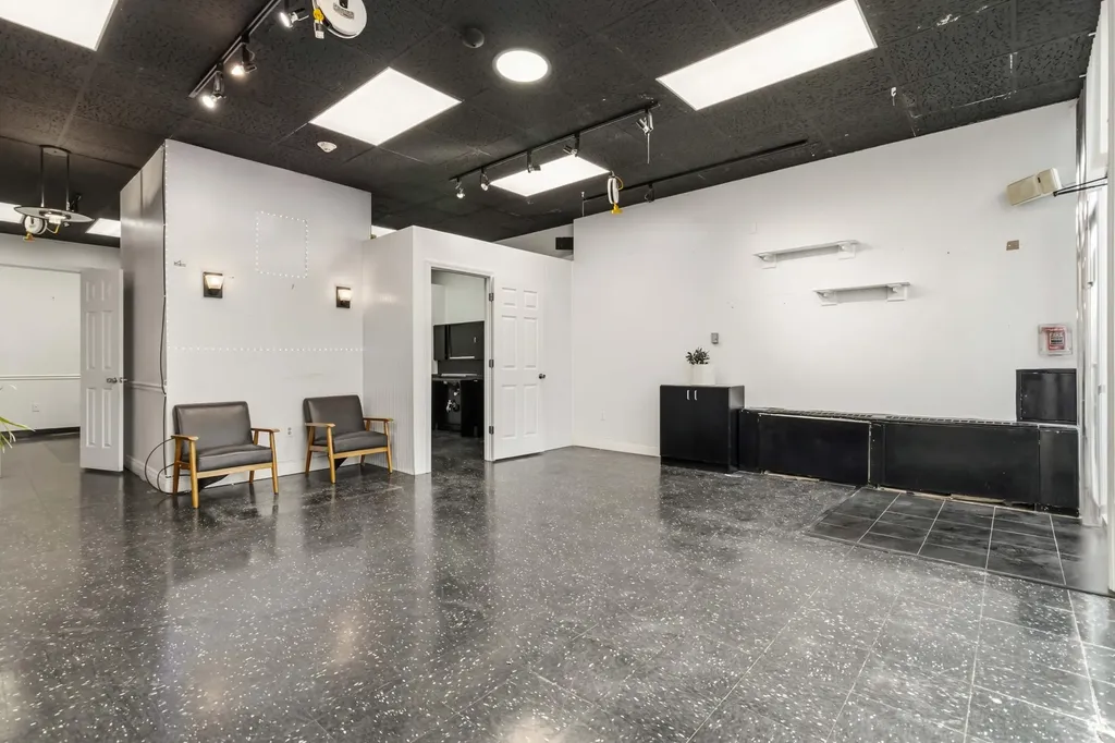 2121 Nicholasville Road Lexington KY 40503