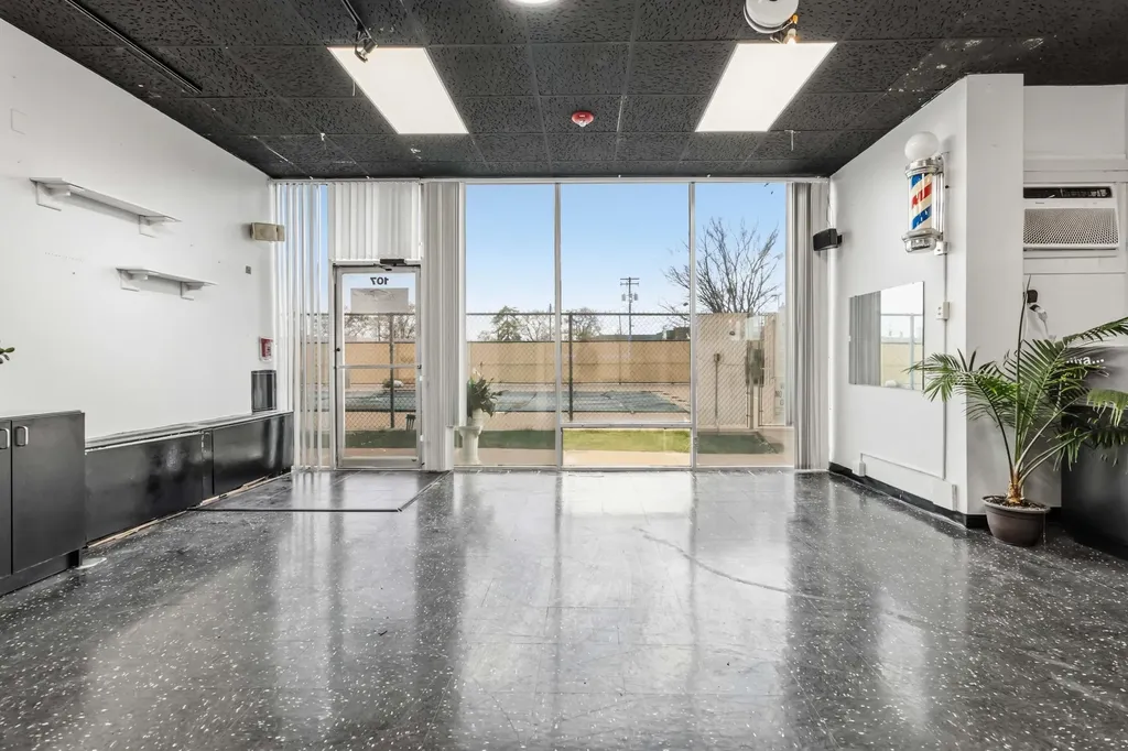 2121 Nicholasville Road Lexington KY 40503