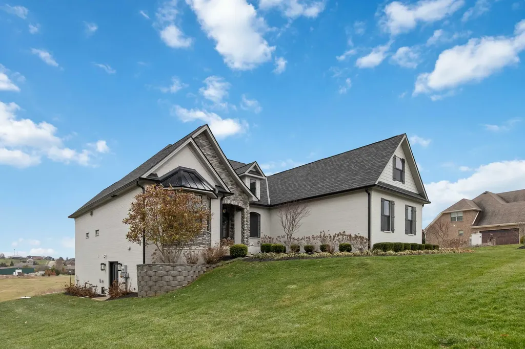 300 Prestwick Circle Richmond KY 40475