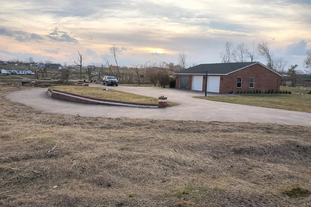 35 Stage Road London KY 40744
