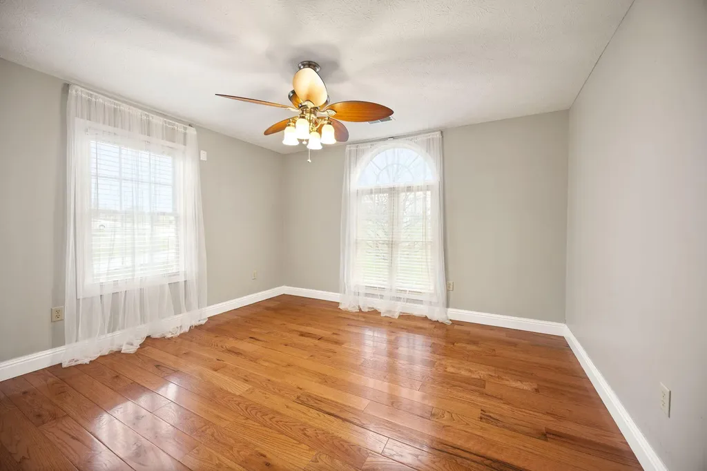 1459 Kit Cowan Road Somerset KY 42501