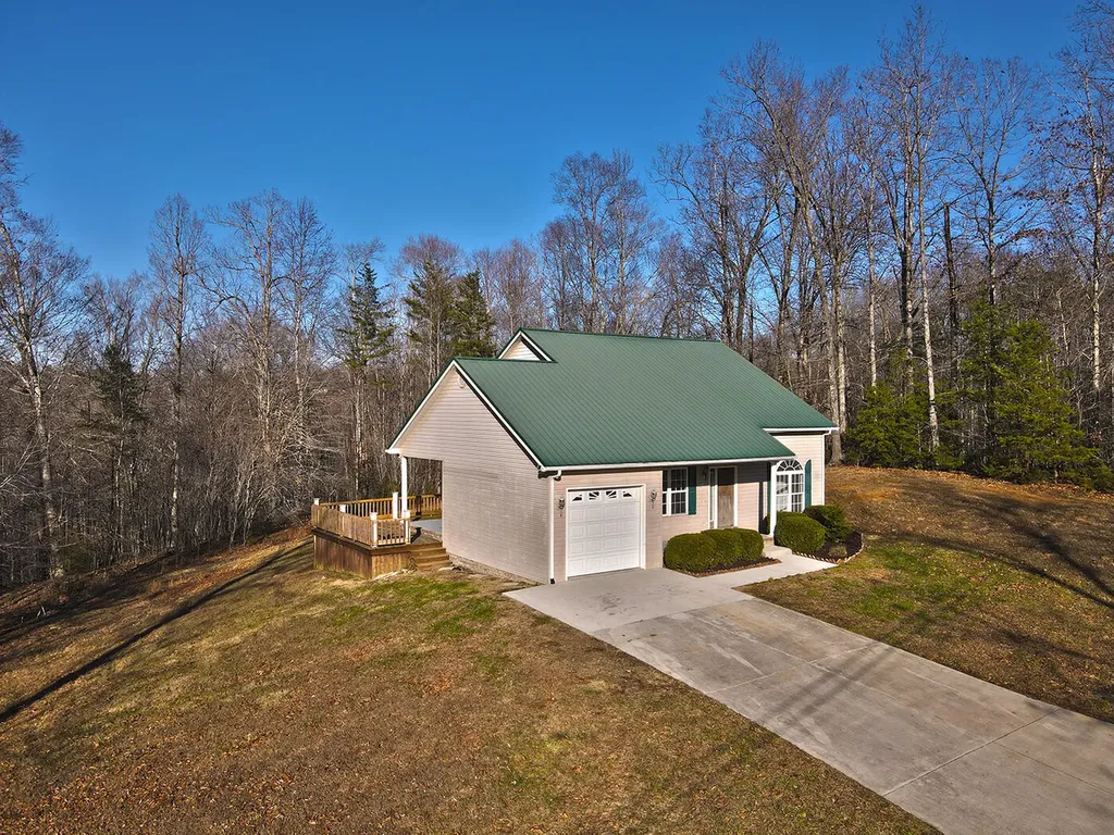 226 Dockview Road Monticello KY 42633