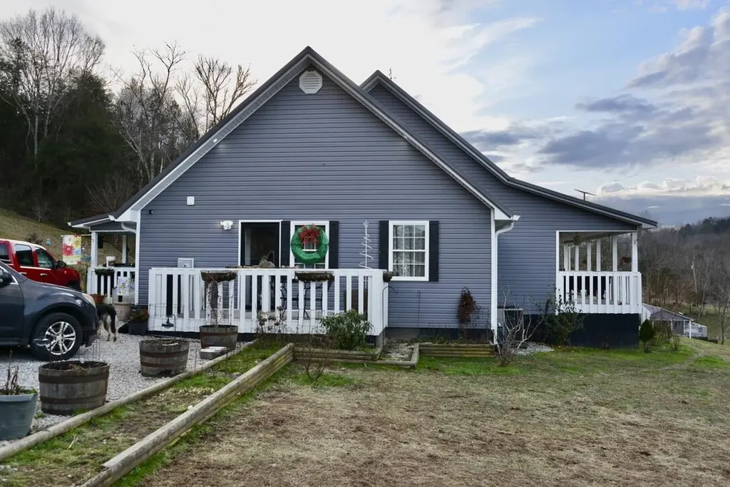 325 Sinks Road Somerset KY 42501