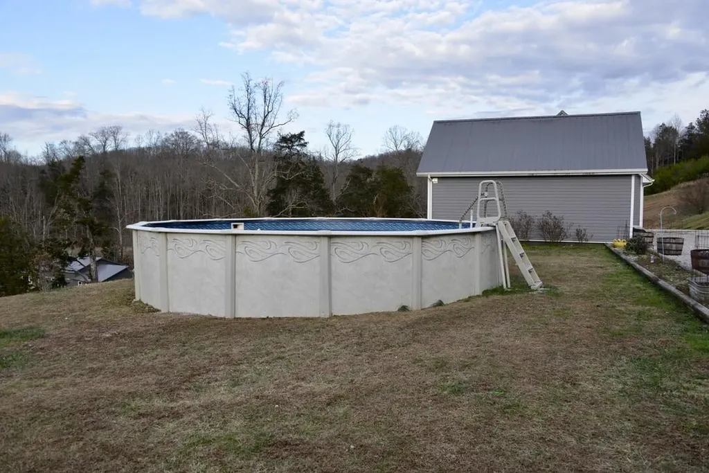 325 Sinks Road Somerset KY 42501