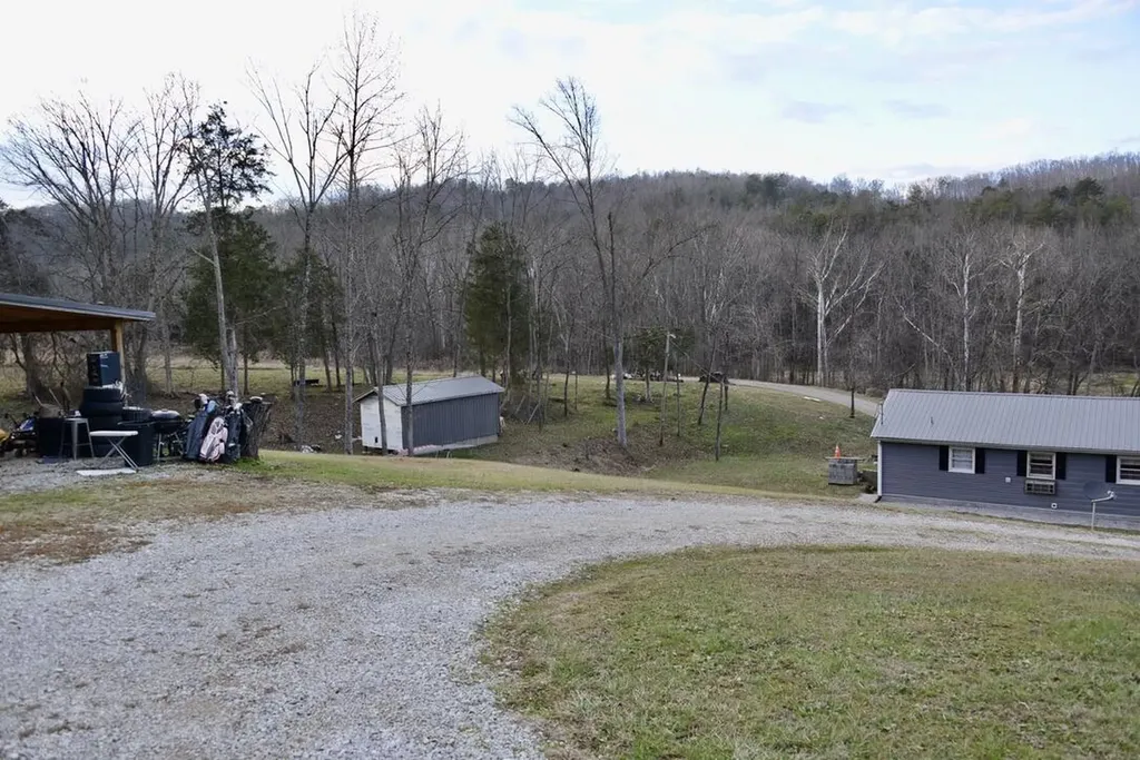 325 Sinks Road Somerset KY 42501