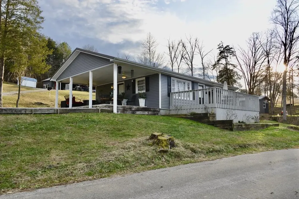 325 Sinks Road Somerset KY 42501