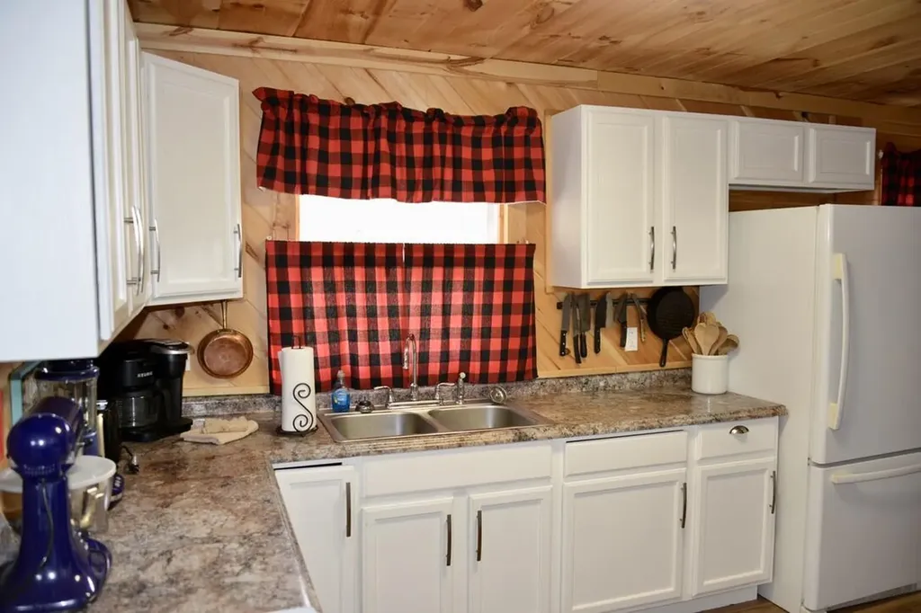 325 Sinks Road Somerset KY 42501