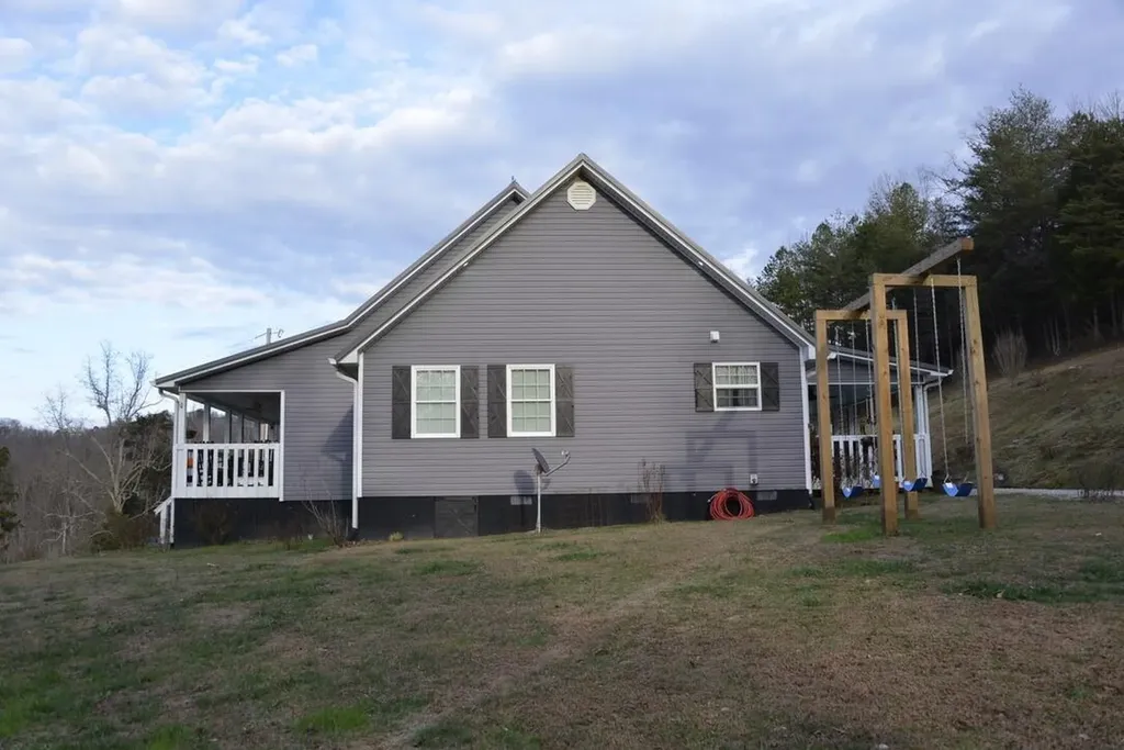 325 Sinks Road Somerset KY 42501