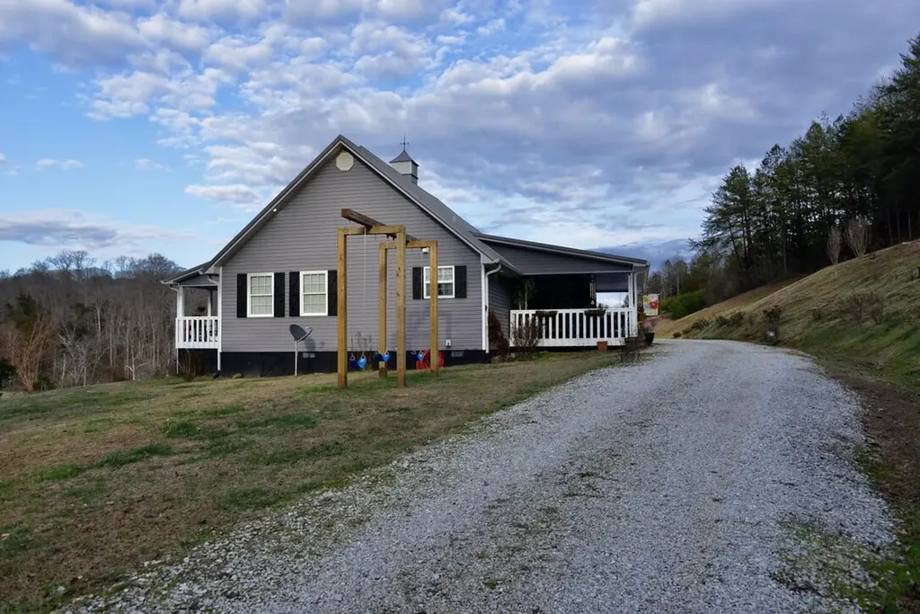 325 Sinks Road Somerset KY 42501