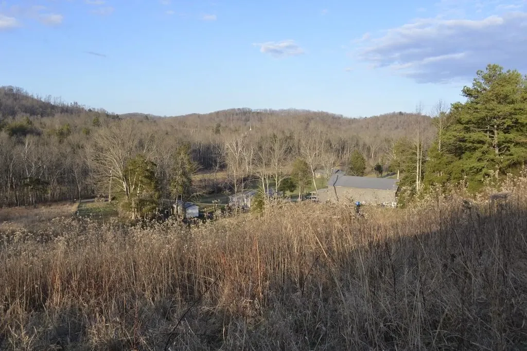 325 Sinks Road Somerset KY 42501