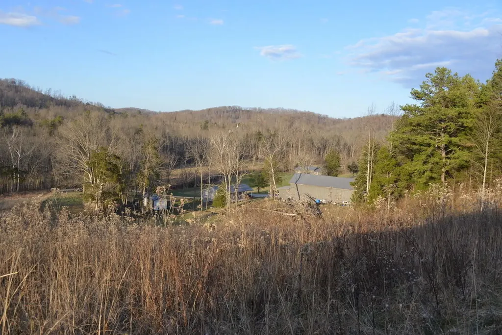 325 Sinks Road Somerset KY 42501