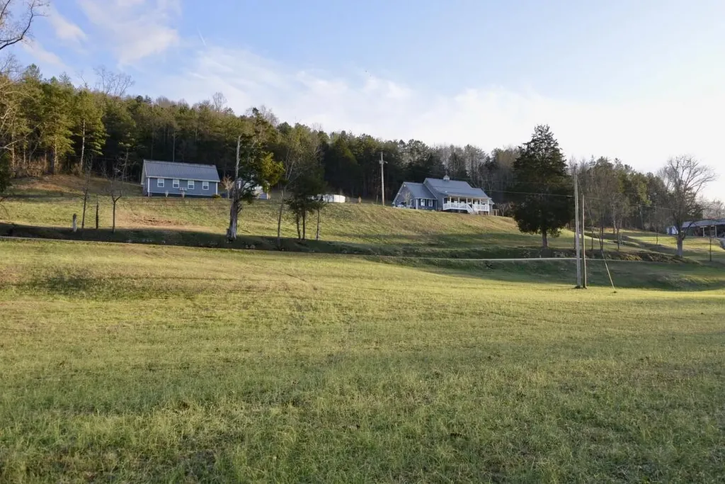 325 Sinks Road Somerset KY 42501