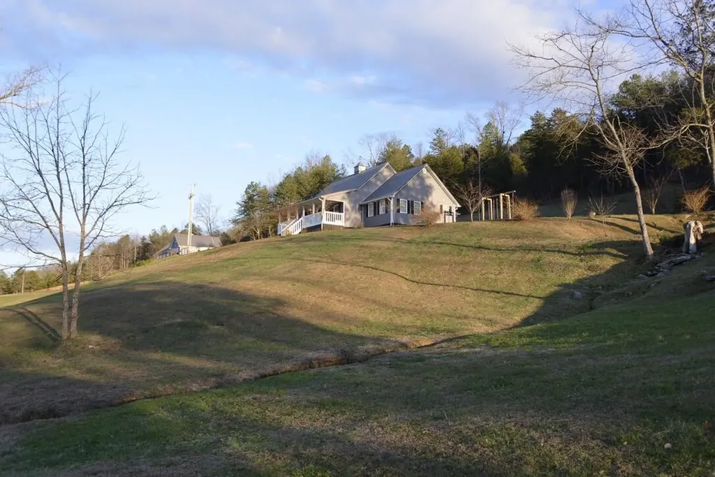 325 Sinks Road Somerset KY 42501