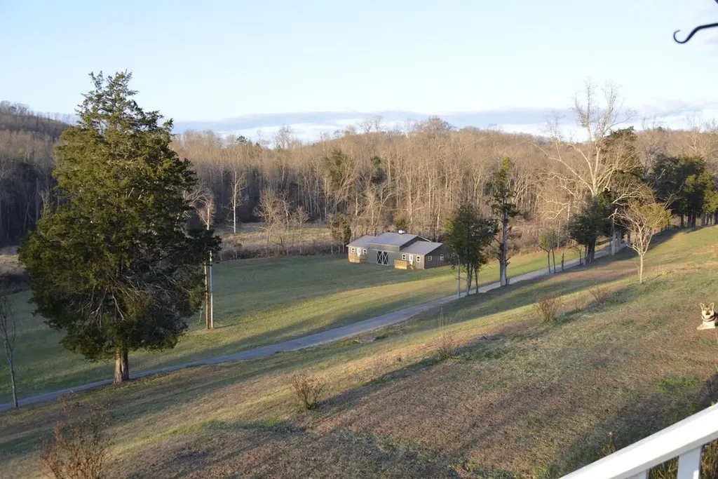 325 Sinks Road Somerset KY 42501