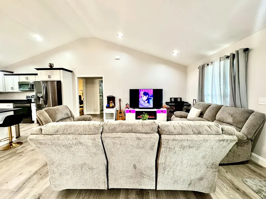 303 Sonny Aaron Drive Jamestown KY 42629