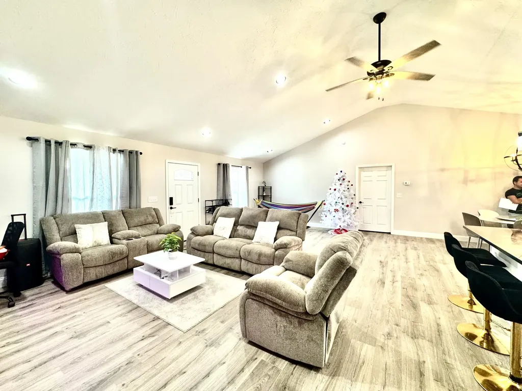 303 Sonny Aaron Drive Jamestown KY 42629