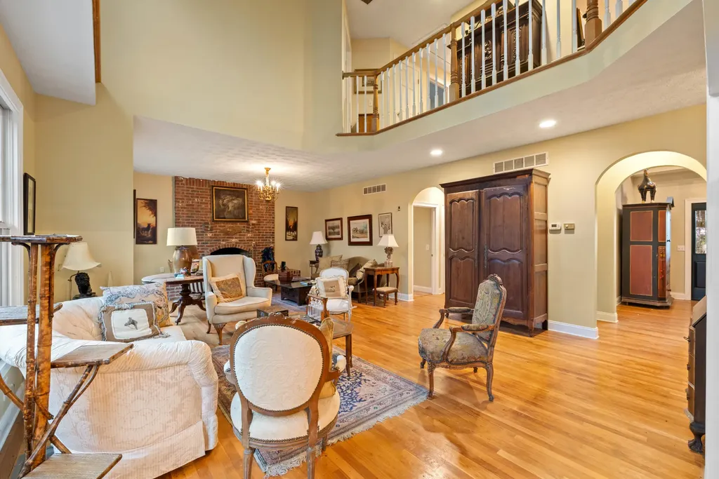2309 Oregon Road Versailles KY 40383