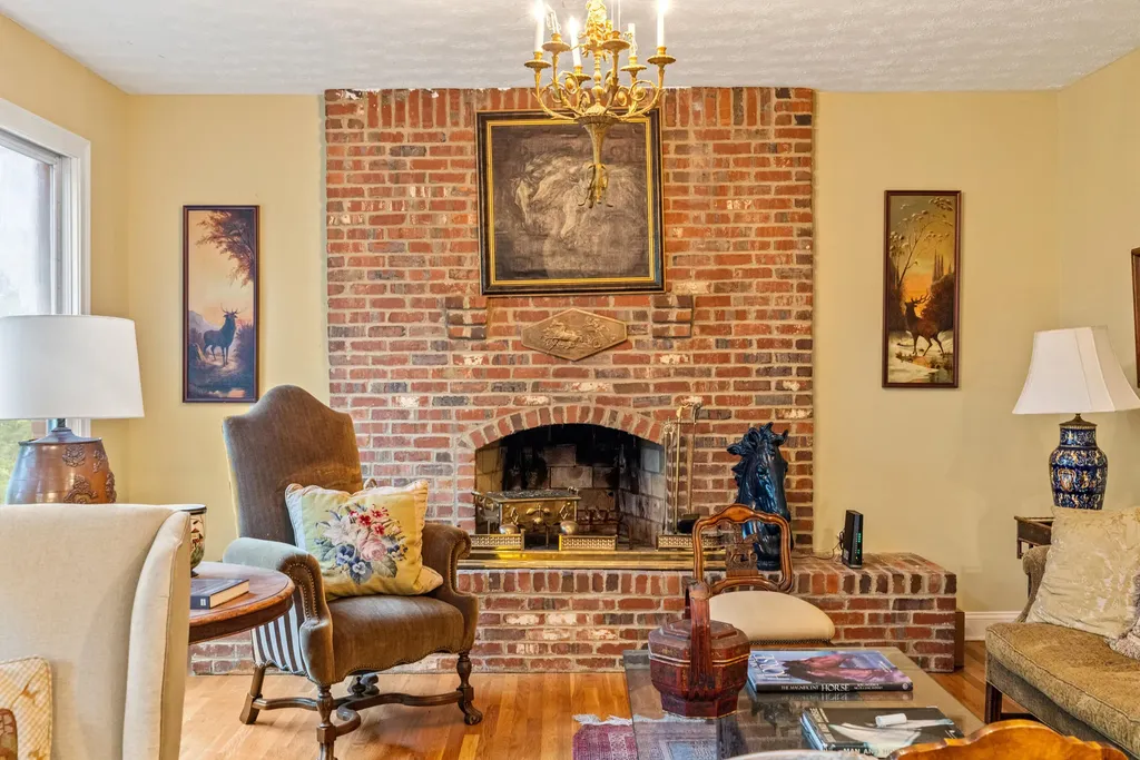 2309 Oregon Road Versailles KY 40383