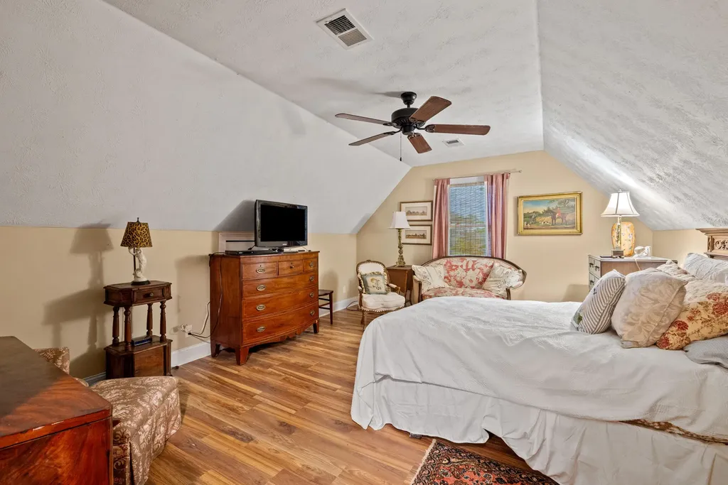 2309 Oregon Road Versailles KY 40383
