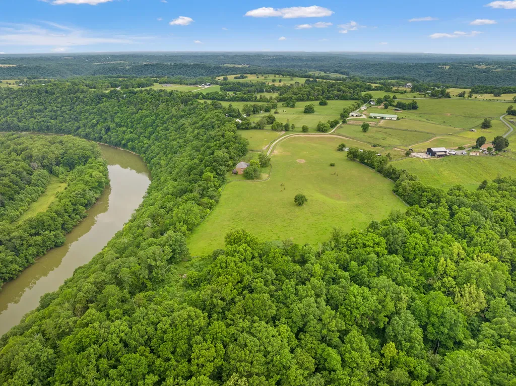 2309 Oregon Road Versailles KY 40383