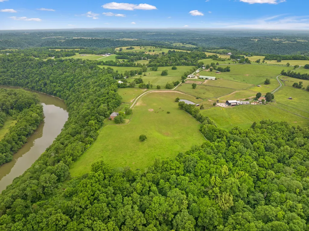 2309 Oregon Road Versailles KY 40383